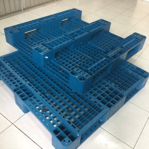 PALLET NHỰA CŨ TD06